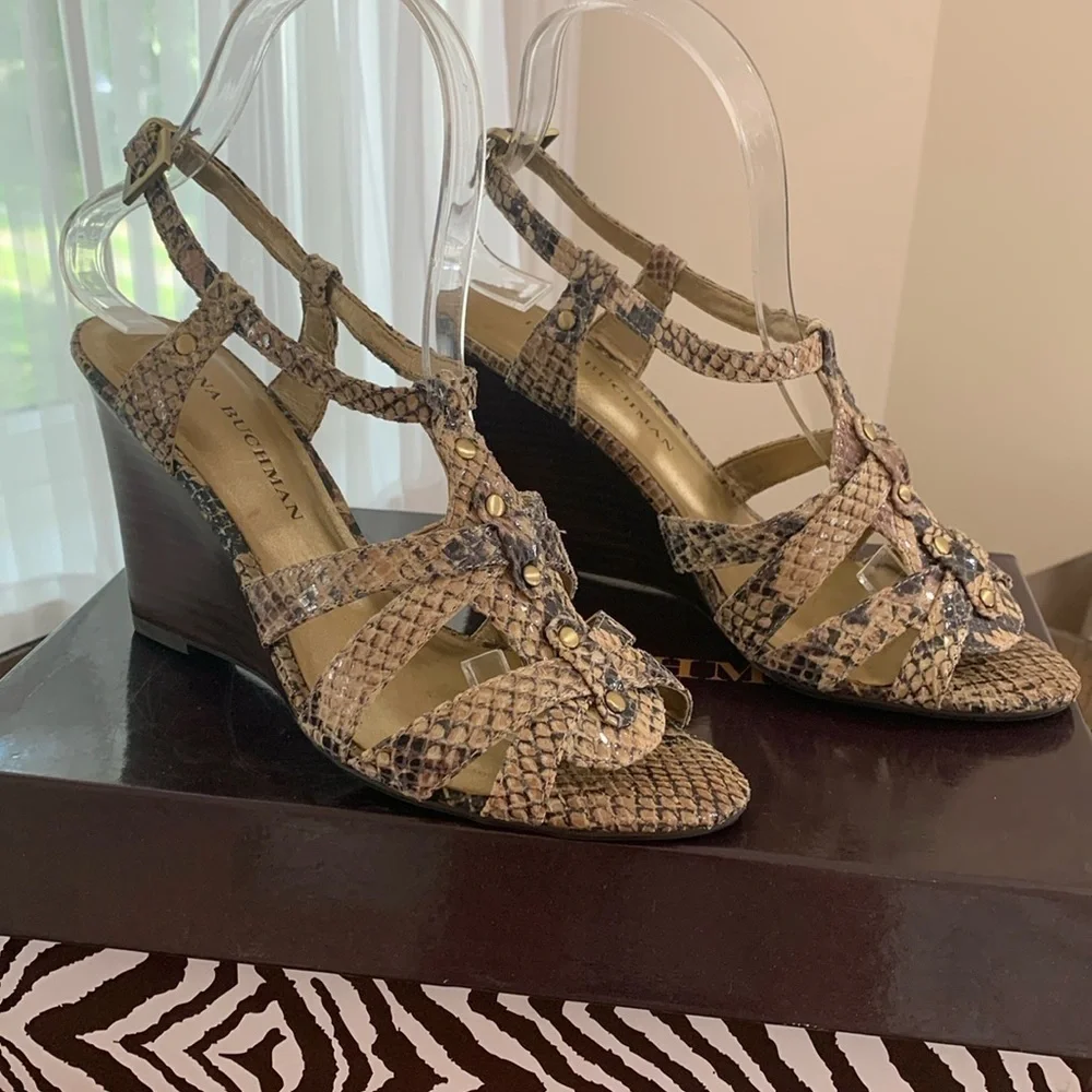 Dana Buchman | NIB Vala Snake Embossed Leather Strappy Stacked Wedge Heels 6.5 M